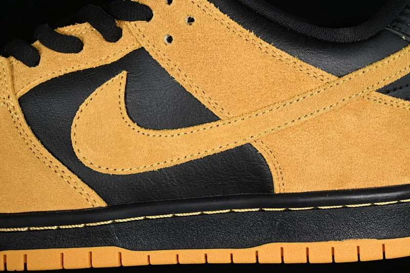 All Categories Nk SB Dunk Series Nk SB Dunk Low Low-top sneakers Nk Dunk SB Low "Valentines Day" Raw rubber black and yellow Retro low-top casual sports skateboard shoes 304292-706